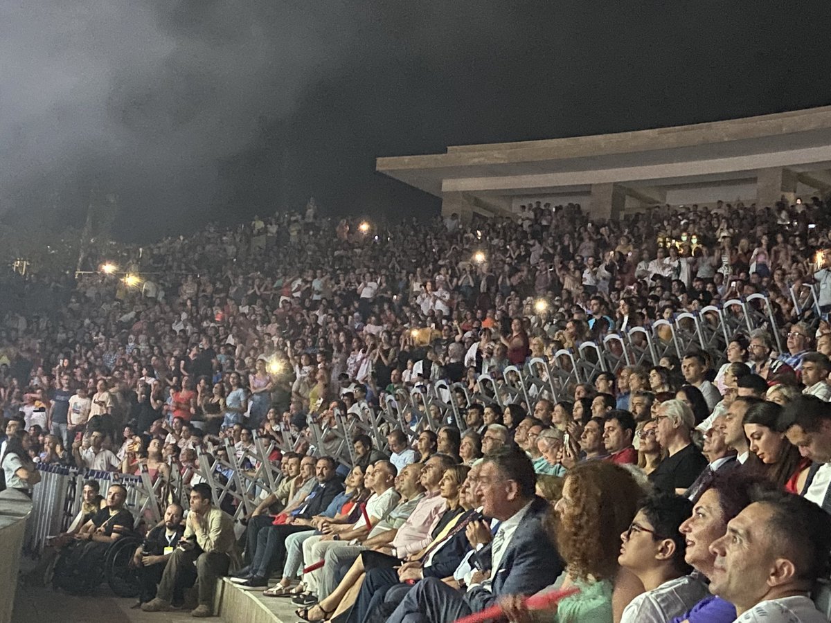 Ayrıca “Ortak Varoluş Mozaiği” ile dünyaki tek parça en büyük mozaik olma ödülünü Guinness Türkiye ekibinin elinden alarak Hatay halkına bu gururu yaşatan Başkanımız Sn. <a href="/DocDrLutfuSavas/">Lütfü Savaş 🇹🇷</a> ’a ve emeği geçenlere sonsuz teşekkürlerimi sunuyorum.
#ŞahsiMeselemHatay