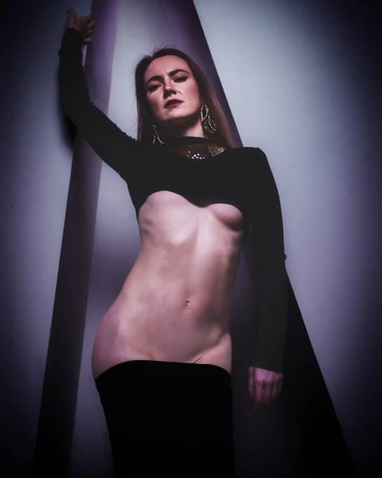 Ksandra Moon’s pics and videos