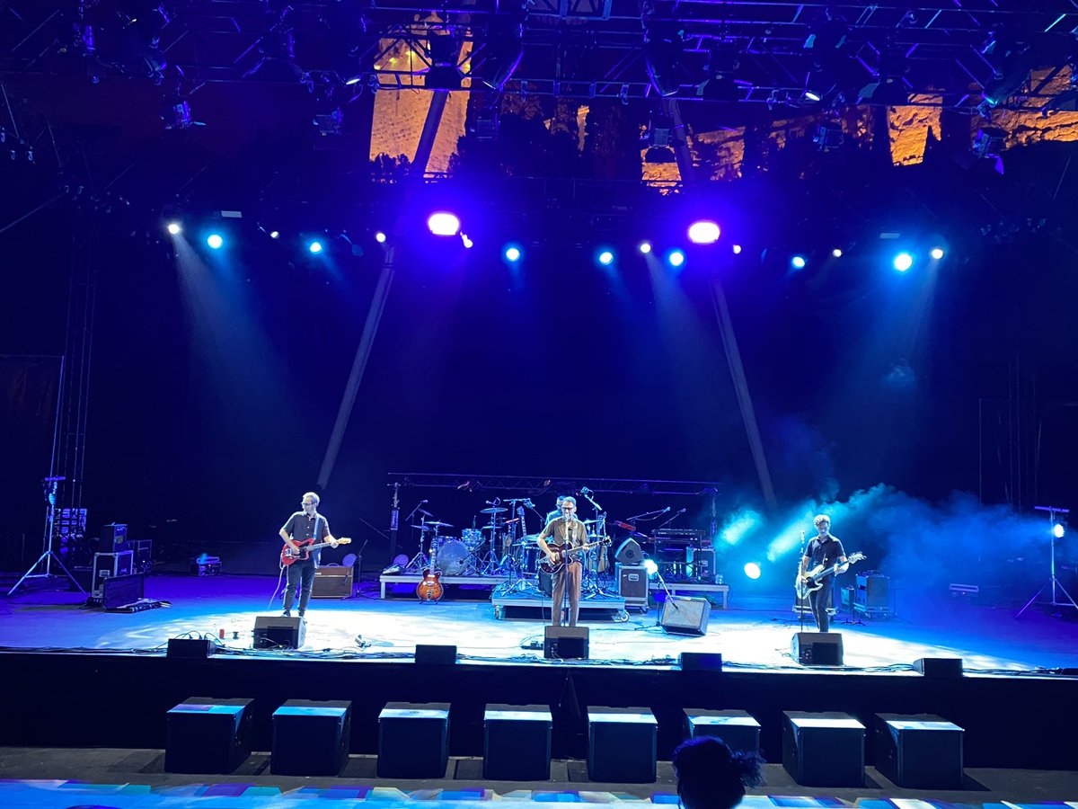 pauricoma's tweet photo. Comença la nit amb #IslandiaNuncaQuema 🎸🎸🎸🥁
Alguns canvis a la formació des de l’última vegada que els vaig veure
Toquen bé, carai!
#FestivaldEstiu
#CampdeMart
#Tarragona https://t.co/FipGZ2AnXB