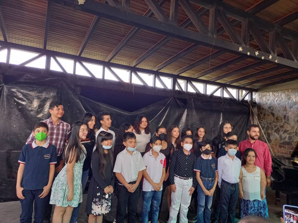 Hoy culminamos con broche de oro nuestra agenda cultural EMMAE Julio 2022. Durante estos días se presentó maravillosos artistas y grandes maestros. Muchas gracias a los padres y representantes por su asistencia y apoyo ⁦<a href="/EMMAETachira/">Escuela de Música</a>⁩ ⁦<a href="/DCETachira/">Dirección de Cultura</a>⁩