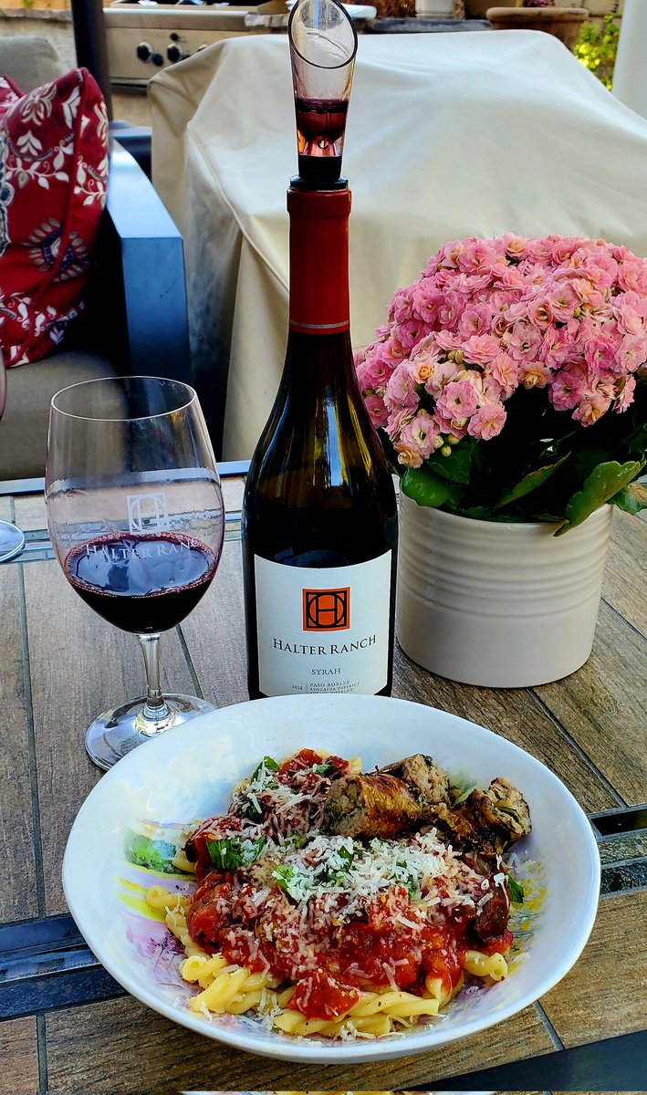 garystorti's tweet photo. Dining al fresco with some 2018 @halterranch Syrah. Paired nicely with some Gemelli pasta and homemade Italian sausage. https://t.co/7FDrx3tOmz