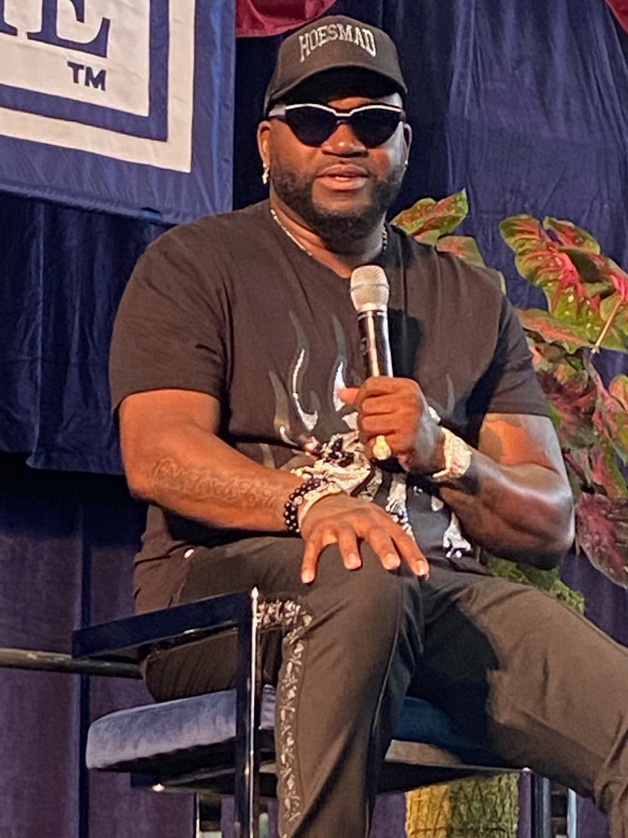 Céad Míle Fáilte tweet media