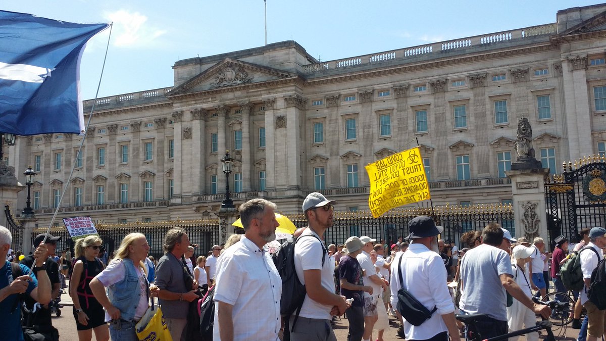 ADissident3's tweet photo. Todays World Wide Really London https://t.co/7pSDRnDrIh