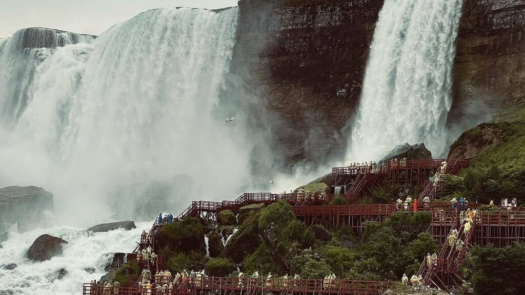 AgutPhotography's tweet photo. #maidofthemist #niagarafallsny #niagarafalls #niagaraparks #niagarafallsnewyork #falls #mysticfalls #fallsview https://t.co/zcWeJ8Zly8 https://t.co/Wi0XC0v9cj