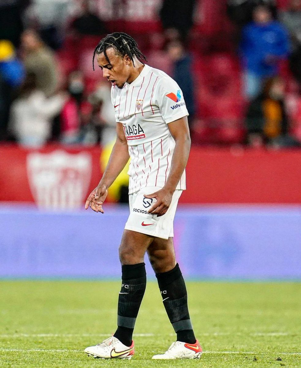 toppaklasspromo's tweet photo. Sevilla FC  are demanding 65mil euros and we have submitted it plus ad-ons .

For personal terms with @jkeey4 (Jules Kounde) chelsea has finished with him 3 months ago

So only thing left is for Sevilla to give  the london team the green light.

#KoundeToChelsea #KoundeForChelsea https://t.co/FXc1E316Dv