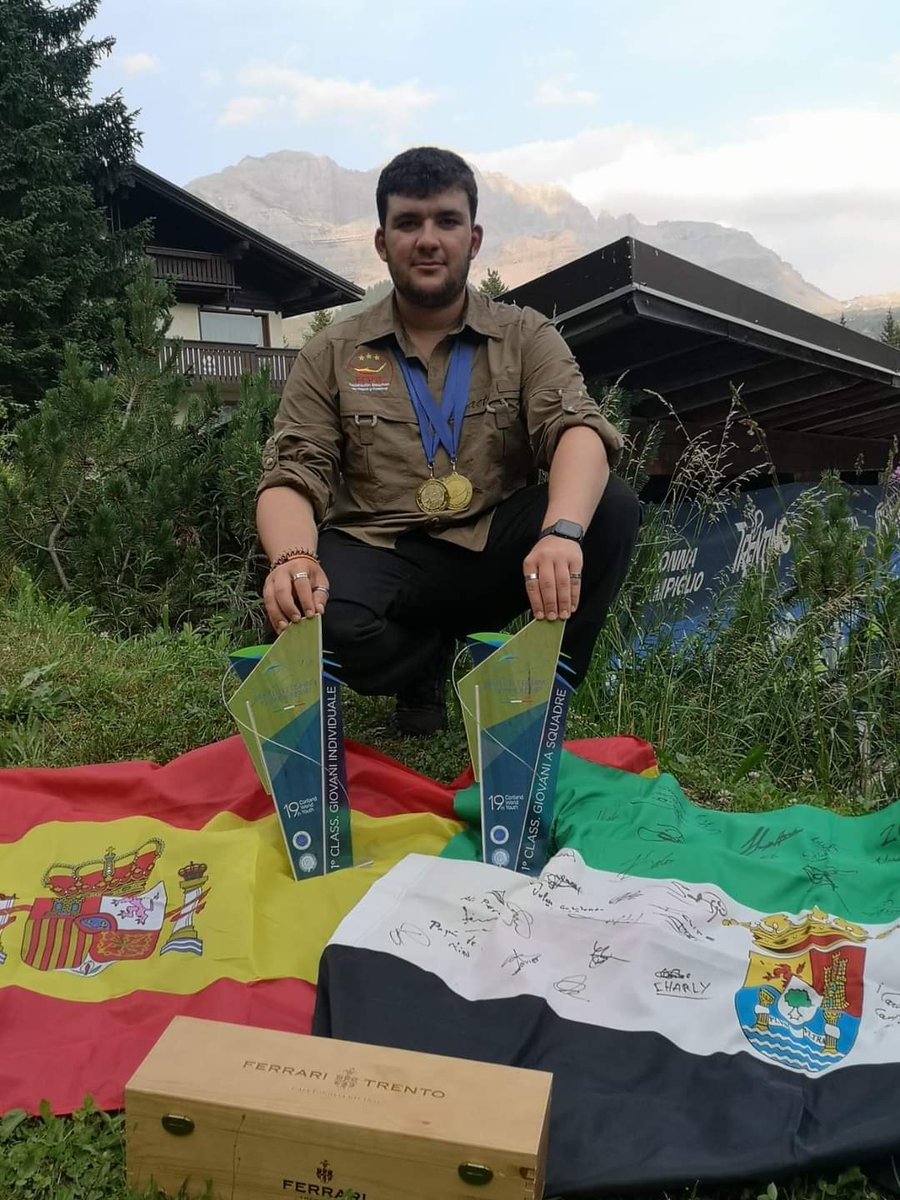 ¡¡CARLOS DELGADO CAMPOS SE PROCLAMA DOBLE CAMPEÓN DEL MUNDO DE PESCA A MOSCA JUVENIL!! El joven de Jarandilla de la Vera, que esta tarde se ha proclamado en Madonna di Campiglio (Italia) Campeón del Mundo Individual y por naciones @DXTextremadura <a href="/FJyD/">Fundación Jóvenes y Deporte 🅵🅹🆈🅳 💚🤍🖤</a> <a href="/Junta_Ex/">Junta de Extremadura</a>