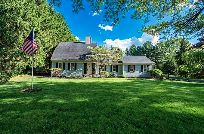 Geoff_Smathers's tweet photo. 1 Trillium Circle; Butler, PA 16002 Sold! I just helped these fantastic clients take off for their next housing adventure.  Are you ready to take off or land? I would love the opportunity to pilot your home dreams.  
#RealEstate #TopAgent #HowardHanna #Pittsburgh #butlercountypa https://t.co/4CcjtDtHHg