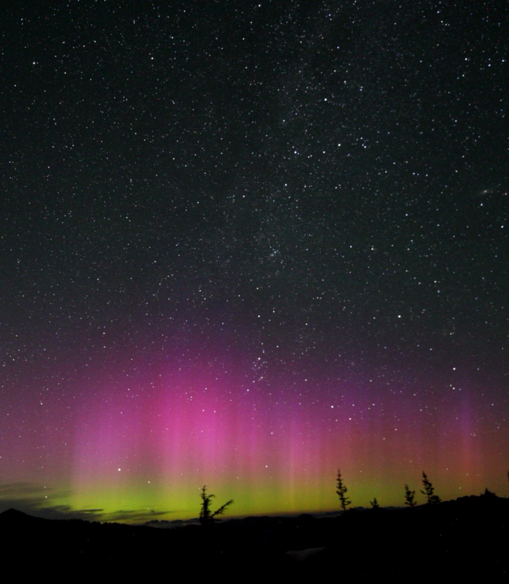Last night over Washington state. Amazing summer show <a href="/NWSSeattle/">NWS Seattle</a> <a href="/TamithaSkov/">Dr. Tamitha Skov</a>