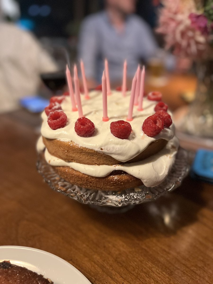 lularobs's tweet image. late bday celebrations 🥰