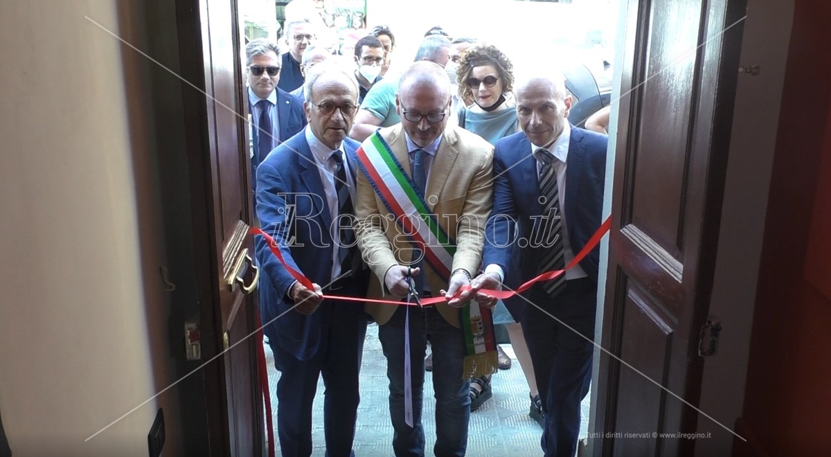 ilregginoit's tweet photo. Reggio, Macramè restituisce alla collettività l’edificio confiscato al "re dei videopoker" · Il Reggino https://t.co/l3DwOvXojf https://t.co/QeRhjutnEp