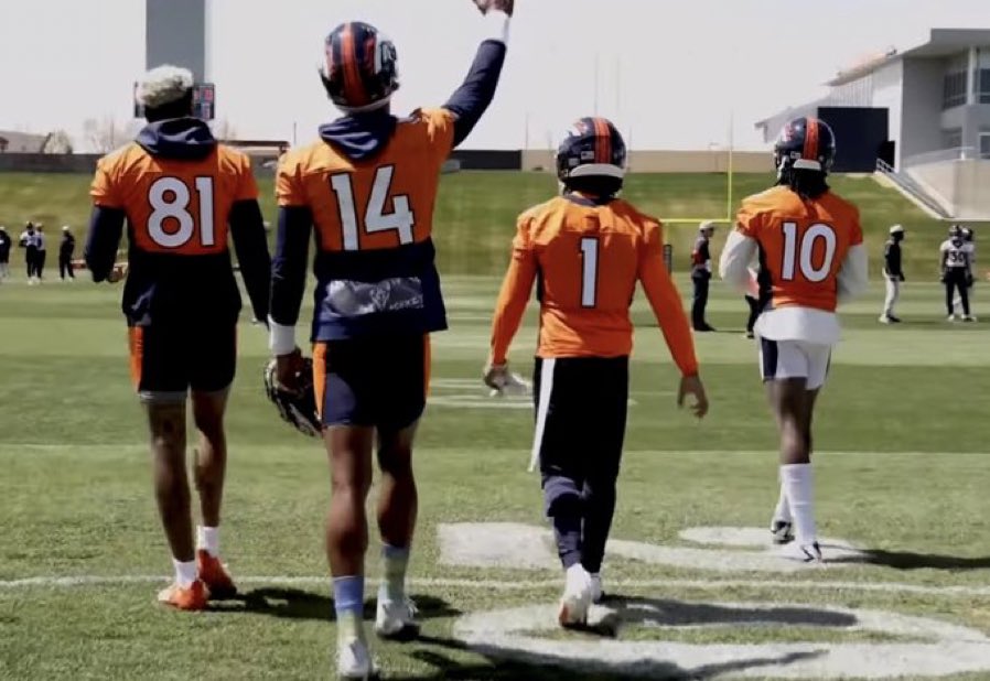 DailyBroncos's tweet photo. Is this the best receiving core Russell Wilson has ever had? https://t.co/g8C66dSjjD