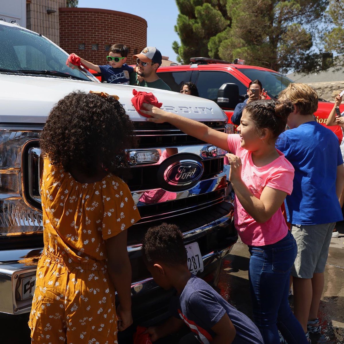 El Paso Fire Department tweet media