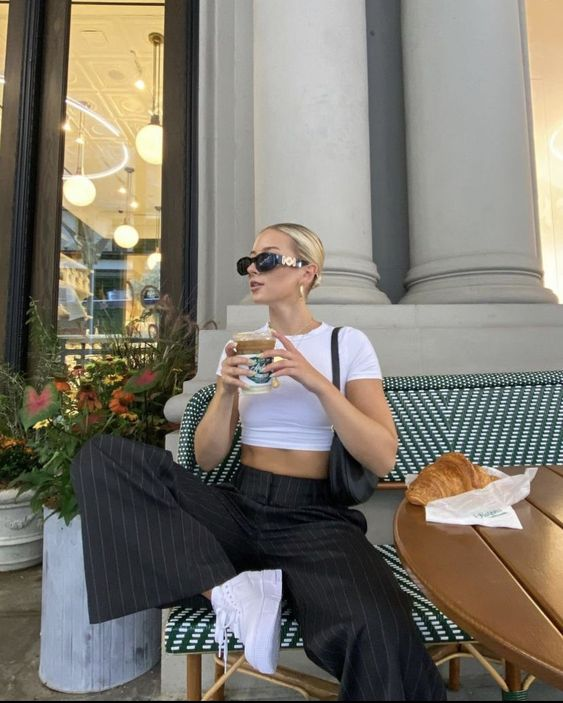 liIacdaisy's tweet photo. last monday of july https://t.co/2knIx5xRfD