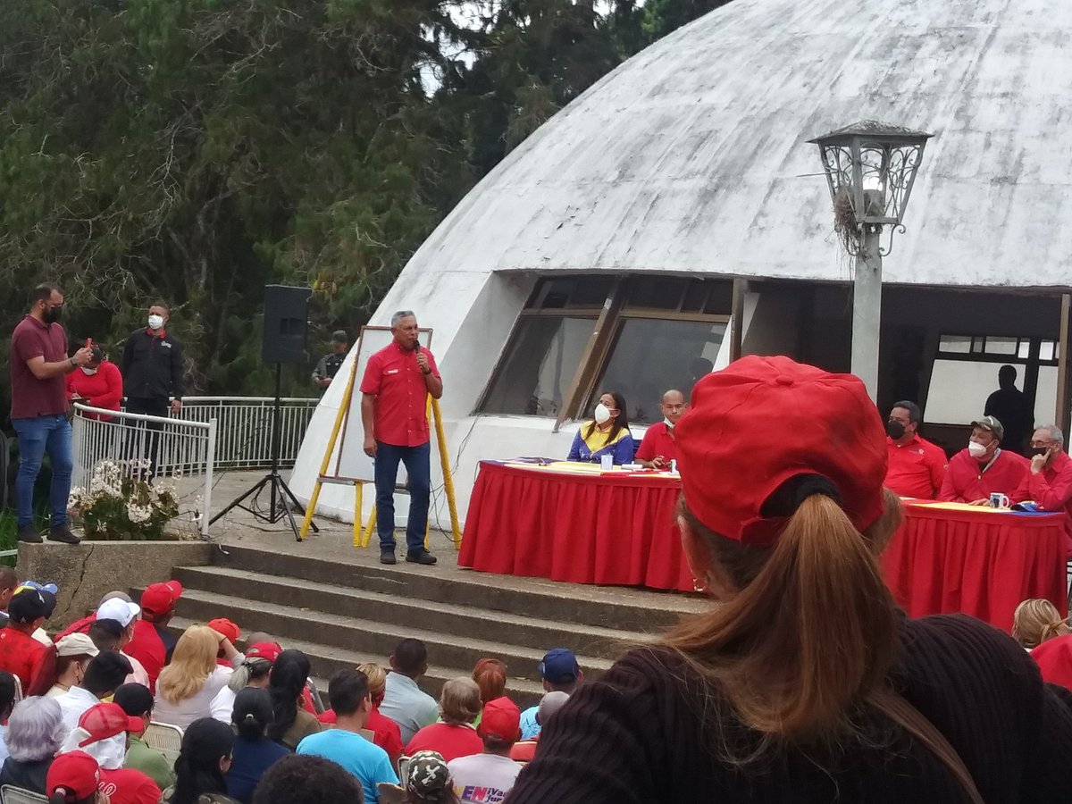 PosgradoT's tweet photo. 22/07/22 Congreso de la Nueva Época con los camaradas Iroschima Vásquez, Pedro Carreño y Gerardo Márquez @CNH_Ven @Iroschimajpsuv @NicolasMaduro @Gerardo4fPsuv @carloscontigo @alcaldiatruji_1 @Rixiorector @Tibisayunearte @mppeuniv @arbolve @ninoskaortiz25 @prensaunermb https://t.co/Xd6KZfiBWC
