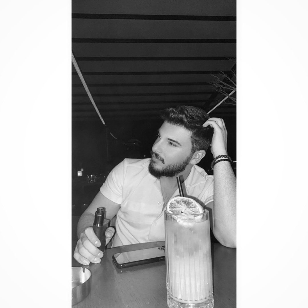 ramin_salih's tweet photo. No one makes u happy only u can make ur self happy :) 
#colorful or #BlackAndWhite ? https://t.co/nKJaF5Pxh8