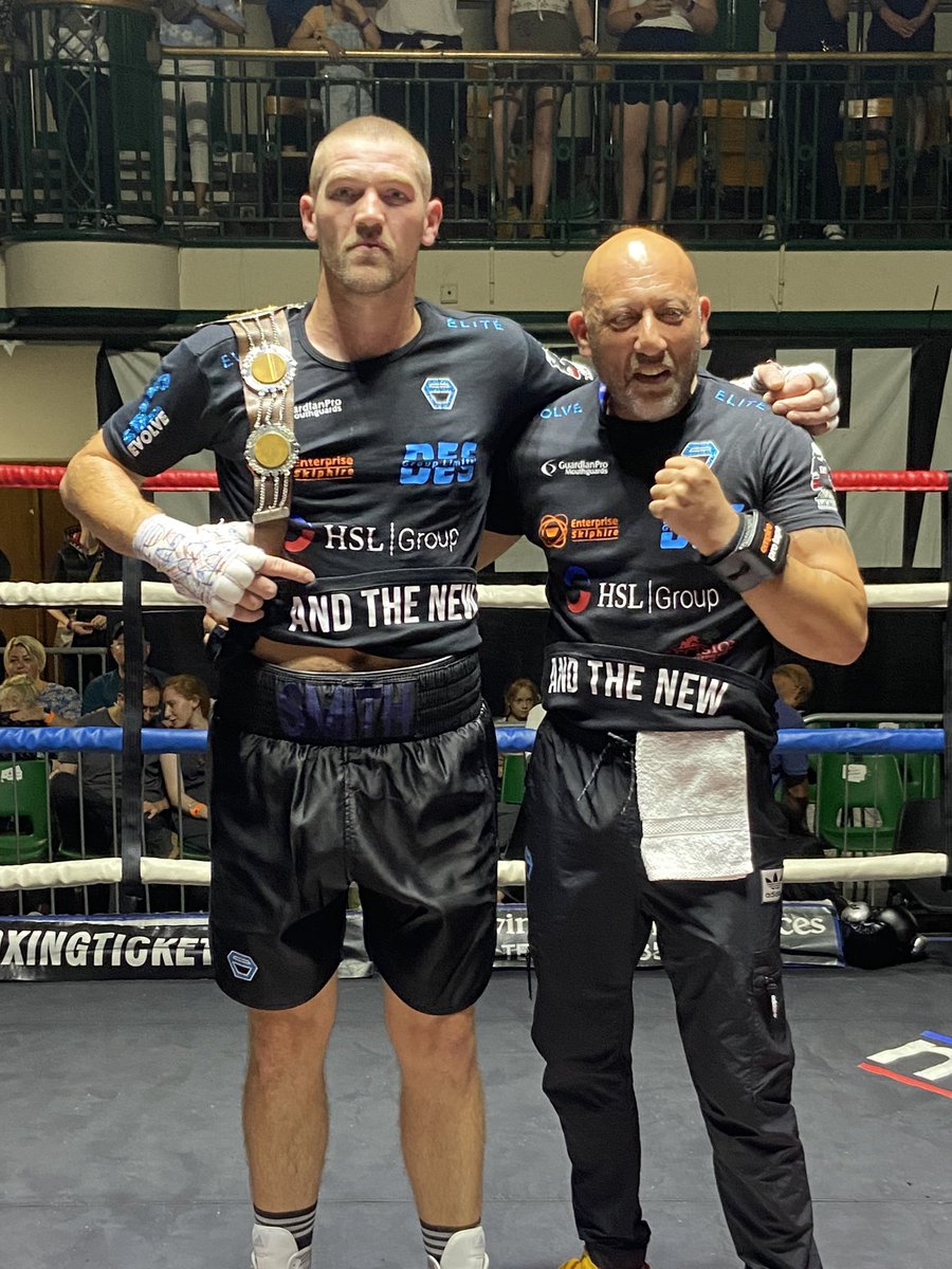 Goodwin_Boxing's tweet photo. Your new SOUTHERN AREA CRUISERWEIGHT CHAMPION JAMIE SMITH.
#boxing #boxmania2 https://t.co/ZzcgrLm8Ie