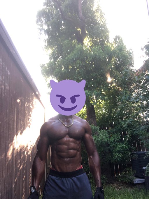 🍫VidiViciii🍫 - #bbc #bigblackbull #Bigdick https://t.co/pwHKODOp0y