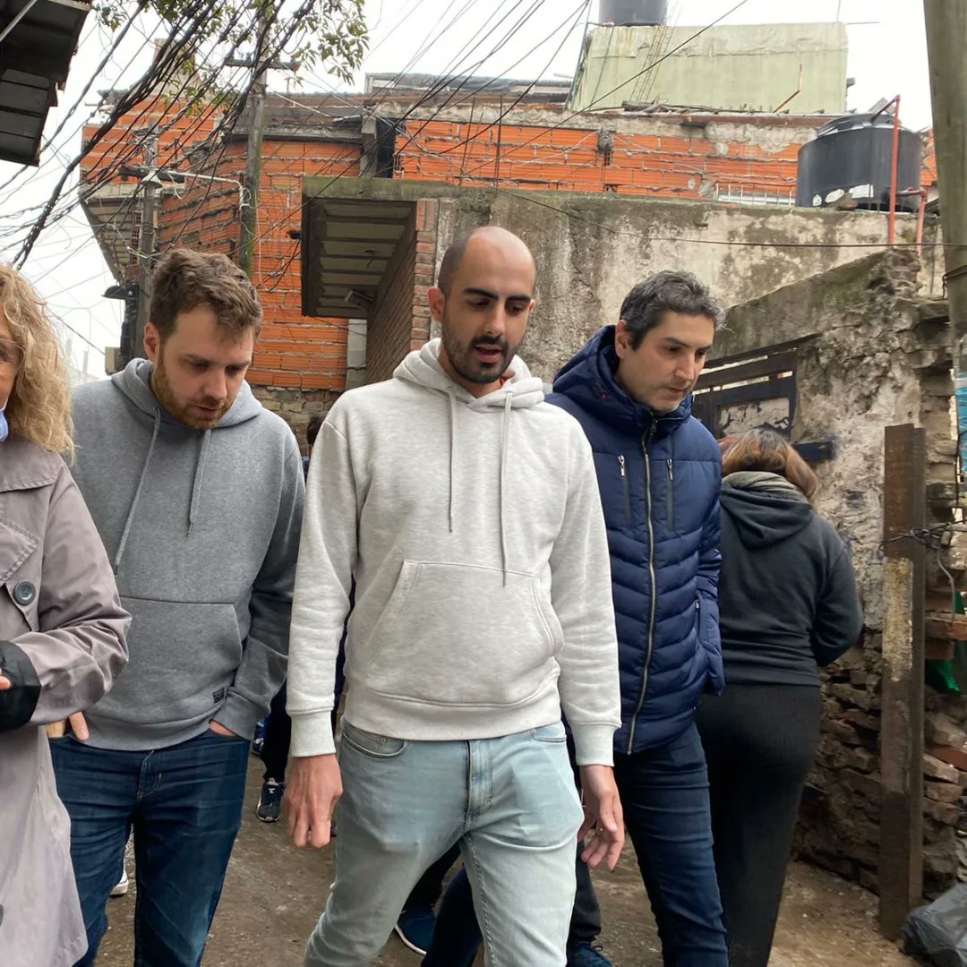 M_ClubTorino's tweet photo. Esta mañana estuve acompañando a @mrgospedini @gabimraida y a @emmanuelferrario en una recorrida por barrio 21-24.

En el lugar visitamos la obra de agua potable que se está realizando en el sector de Loma Alegre.

#LaTransformaciónNoPara https://t.co/4fOJBsSOfE