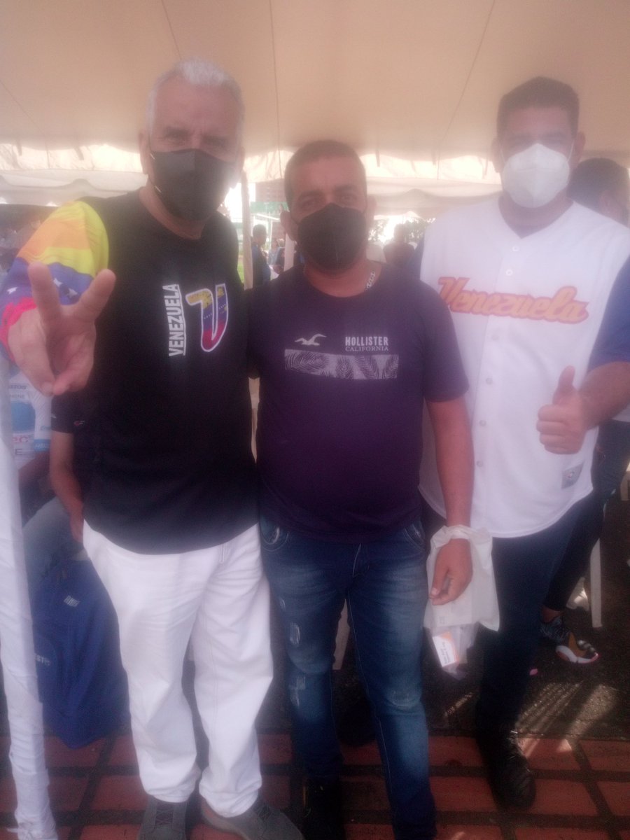 ssutcc1's tweet photo. Activos con el camarada #angel marcano #Tito Oviedo y José #Ramón rivero tocando temas de atropello de la empresa #Opengatecapital y #Fiven así que agárrate materiales cerámicos y carburo del Caroni llama a tu comisión presidencial aver  dónde está la orden de esa impeccion https://t.co/4ju48DI8cs