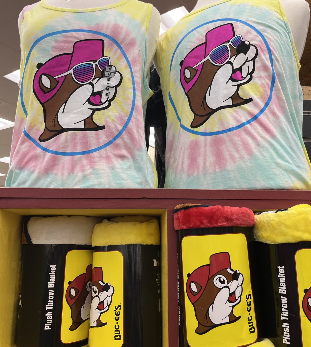 nplace1's tweet photo. My schools mascot is the beaver 🦫so @bucees gear it total status🦫👕🏫#thebestroadtrip #buceesstore #backtoschoolclothes https://t.co/0VYGzaKZ9S