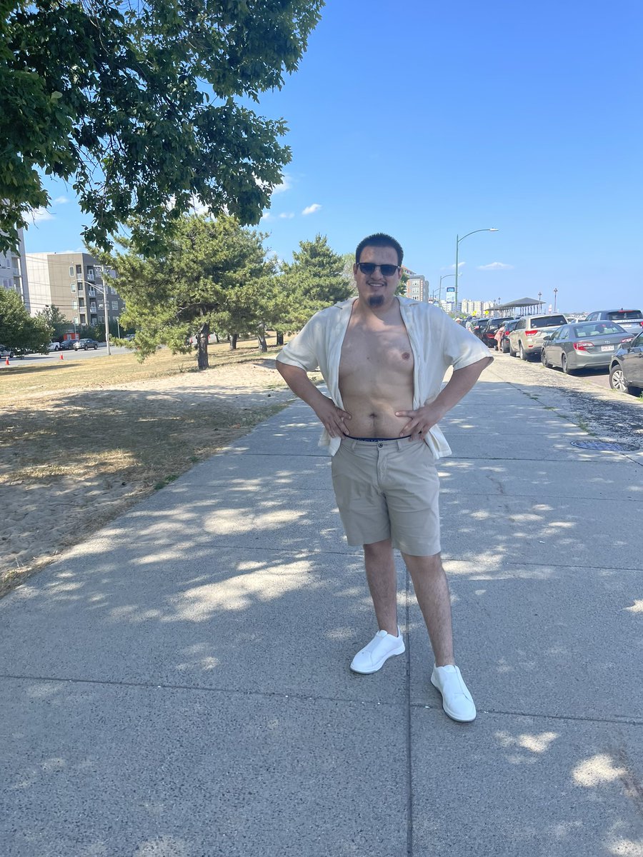 thatsfranklin's tweet photo. El sireno fue a la playa. 🤍🔥 https://t.co/LGjHx2TlAc