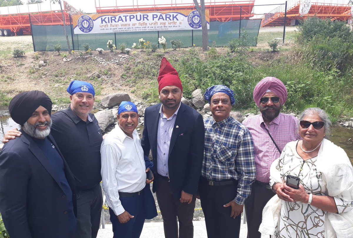 DeepakAnandMPP's tweet photo. Pleased to join local community and caucus colleagues at Ontario Khalsa Darbar for the opening of #KiratpurPark . Proud moment for Indio-Canadians! #KiratpurSahib was founded by sixth Guru #SriHargobindSahib and is the birth place of #GuruHarRaiSahibJi &amp; #guruharkrishansahibji . https://t.co/EBQkzhXxtD