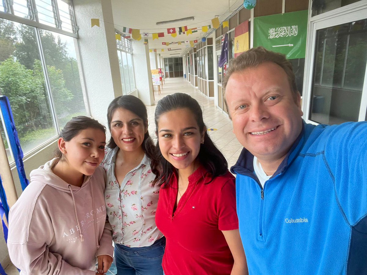 jcarlosvegas's tweet image. El día de hoy concluí una etapa más en mi búsqueda de formación académica sólida, que me permita disponer de más herramientas para poder ser útil a mi México, a mi Michoacán.

Como Maestro en Ciencia Política, ahora es mayor la responsabilidad para lograr cambiar la realidad.