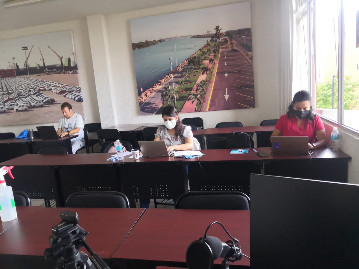 jcarlosvegas's tweet image. El día de hoy concluí una etapa más en mi búsqueda de formación académica sólida, que me permita disponer de más herramientas para poder ser útil a mi México, a mi Michoacán.

Como Maestro en Ciencia Política, ahora es mayor la responsabilidad para lograr cambiar la realidad.