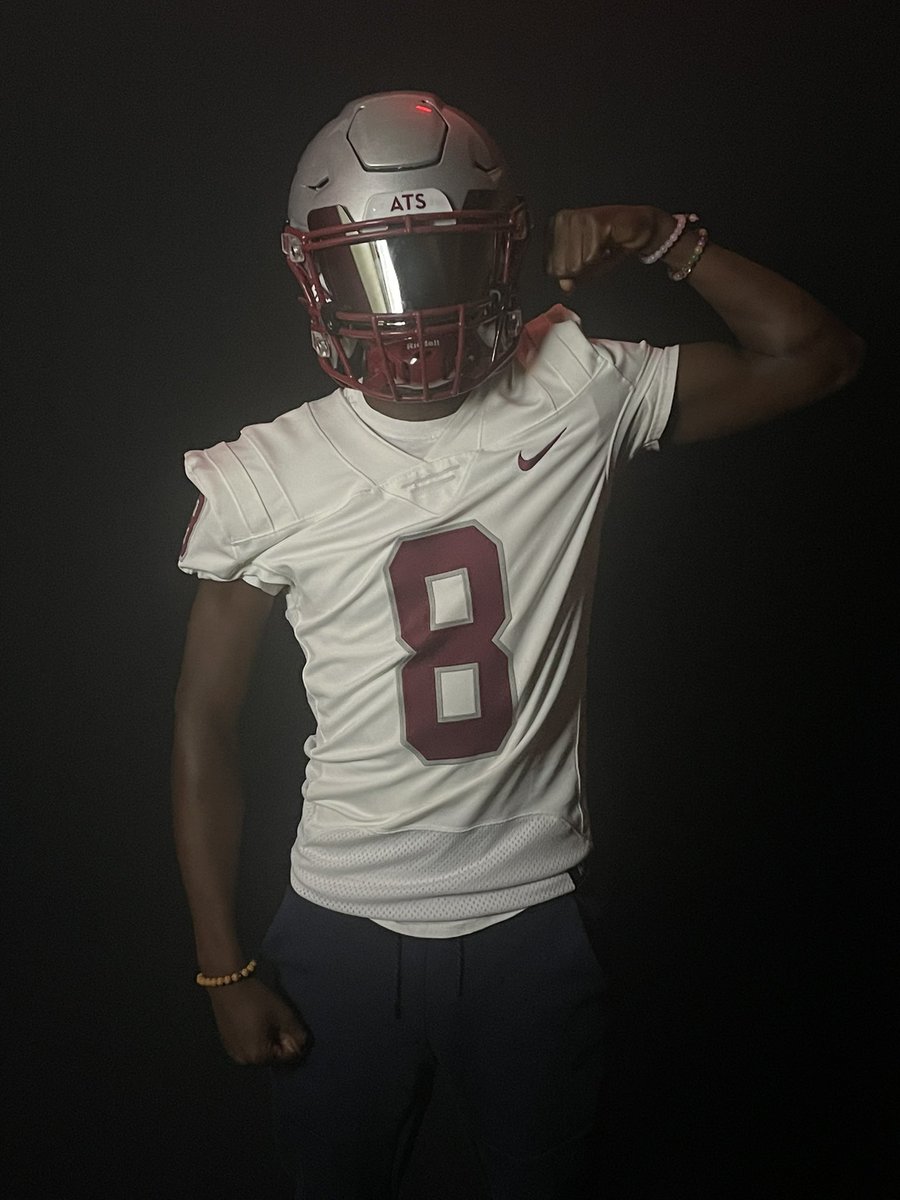 MonaireVaughn5's tweet photo. Thank you so much for invite to Hemline university. I enjoyed the visit.  @HamlineFootball https://t.co/PibaBH06Hz