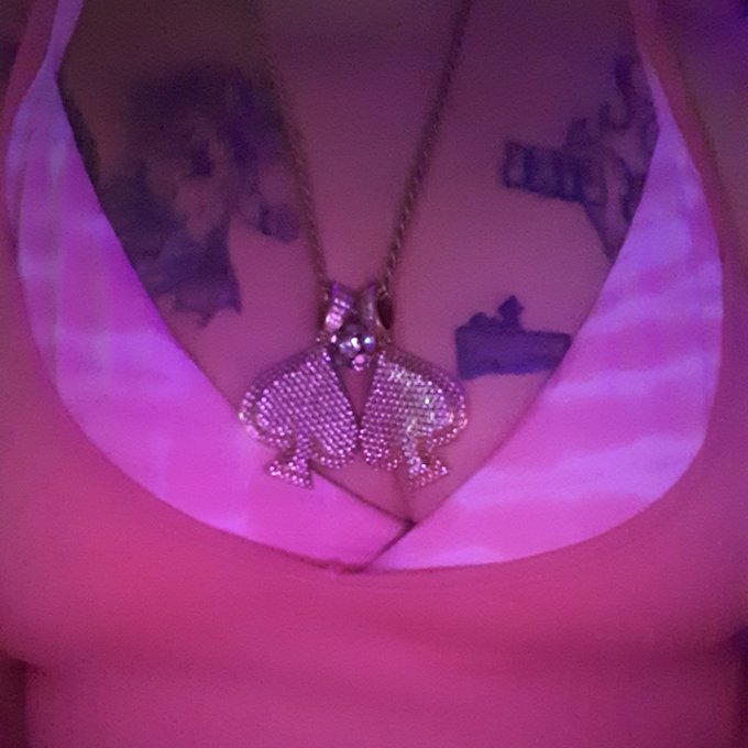Just Chillin💋💋 https://t.co/lBSx9MBrnH