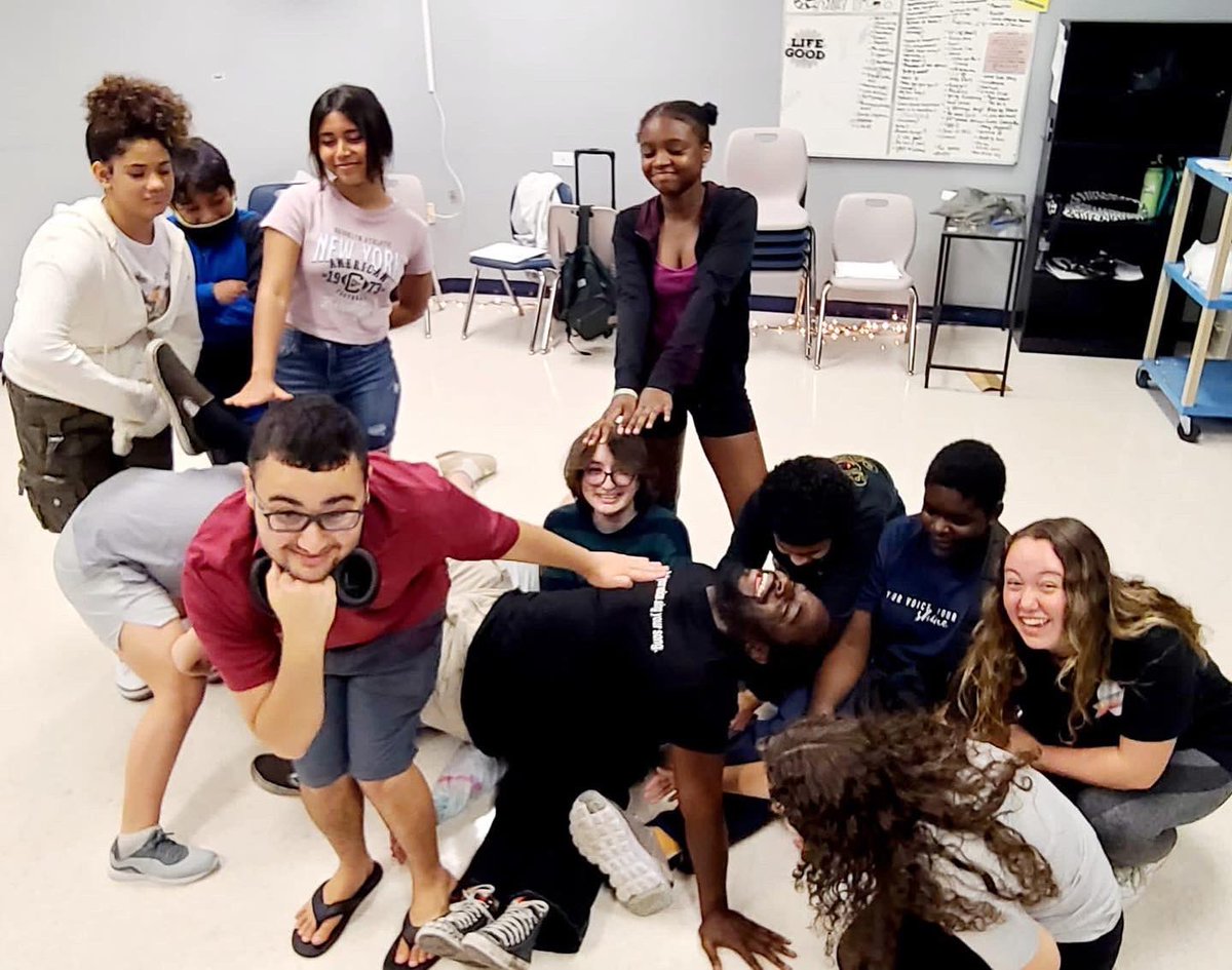 Nothing to see here, just a bunch of creative &amp; arts-driven students captured at Camp Shine 📸 Proud to be creating opportunities for students to express themselves beyond just a pen &amp; paper #shinemsd #healingthroughthearts #inittogether #artscamp