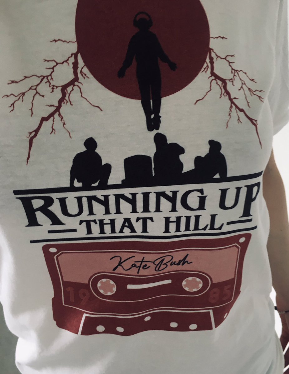 chels__16's tweet photo. i think i own the coolest stranger things t-shirt ever 

#StrangerThings https://t.co/1EaoXq9qsb