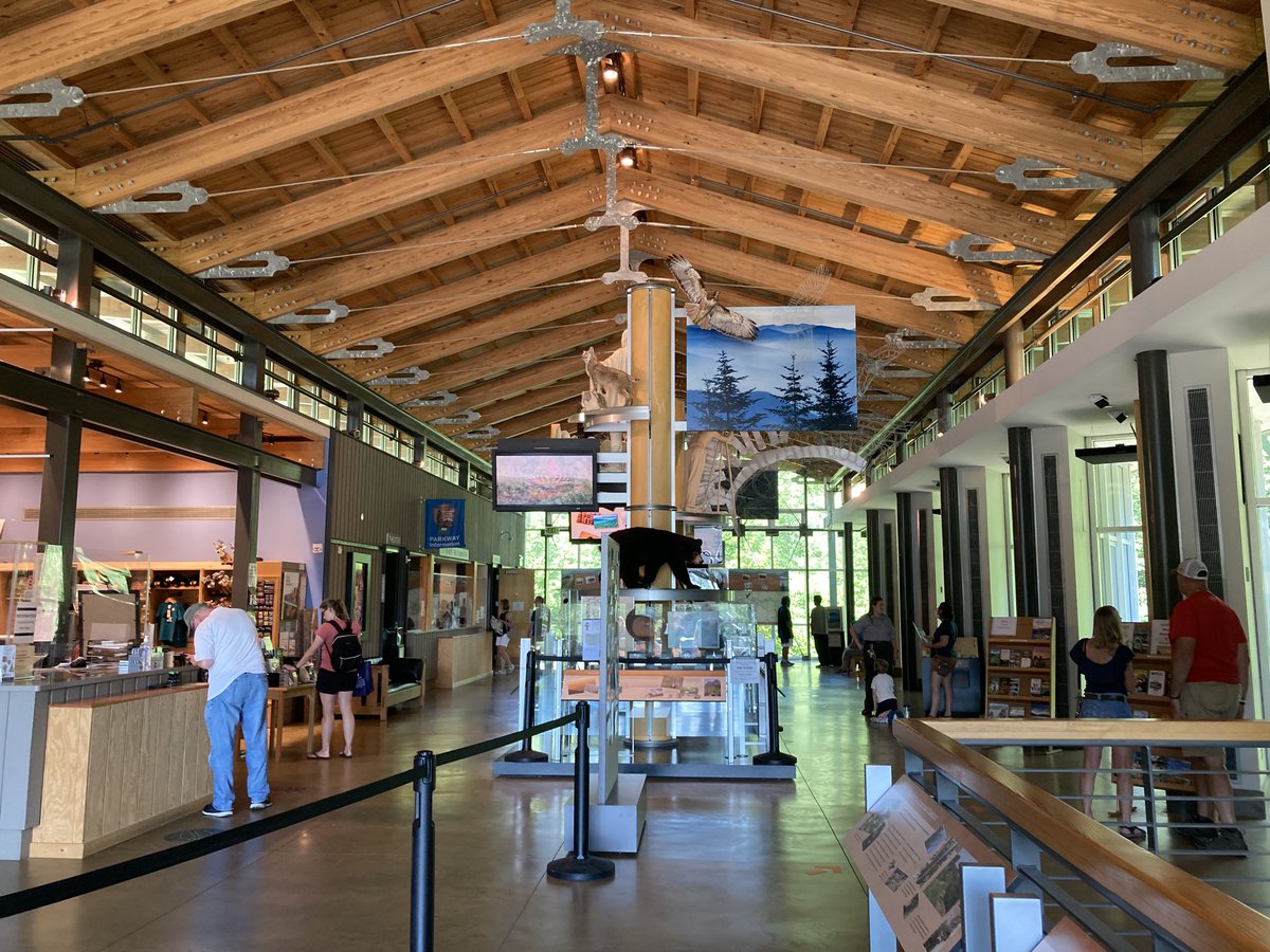 HMBenjamin1's tweet photo. Stopped by the LEED Gold @BlueRidgeNPS visitor center today for helpful ranger advice and park history displays. #FindYourLEED https://t.co/BXENhvKWDx
