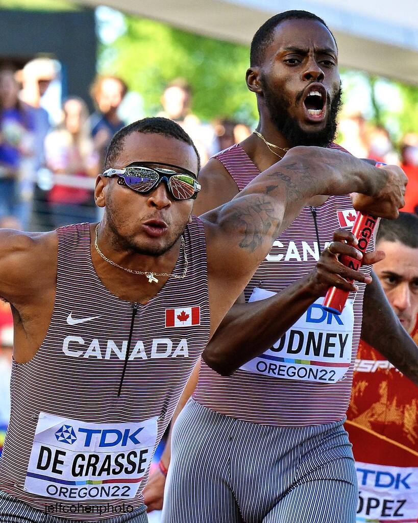 TrackFieldImage's tweet photo. Team Canada, 4x100 meter relay. 2022 World Championships, Oregon22.
.
.
#teamcanada #andredegrasse #brendonrodney #4x100mrelay #trackandfield #athletics #jeffcohenphoto #oregon22 @de6rasse @buckkyjr @athleticscanada https://t.co/sA2AThpw3V https://t.co/fbCPvC69H0