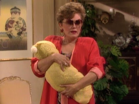 goldengirlsnews's tweet photo. Yes, it's true... it's National #GorgeousGrandma Day. We know #BlancheDevereaux would say it's "Gorgeous Sister" Day, but still... @alisanporter looks lovely as well! #GoldenGirls #RueMcClanahan #BeaArthur #BettyWhite #DebraEngle
https://t.co/Id8MoyKntj https://t.co/ydiib1CnSQ