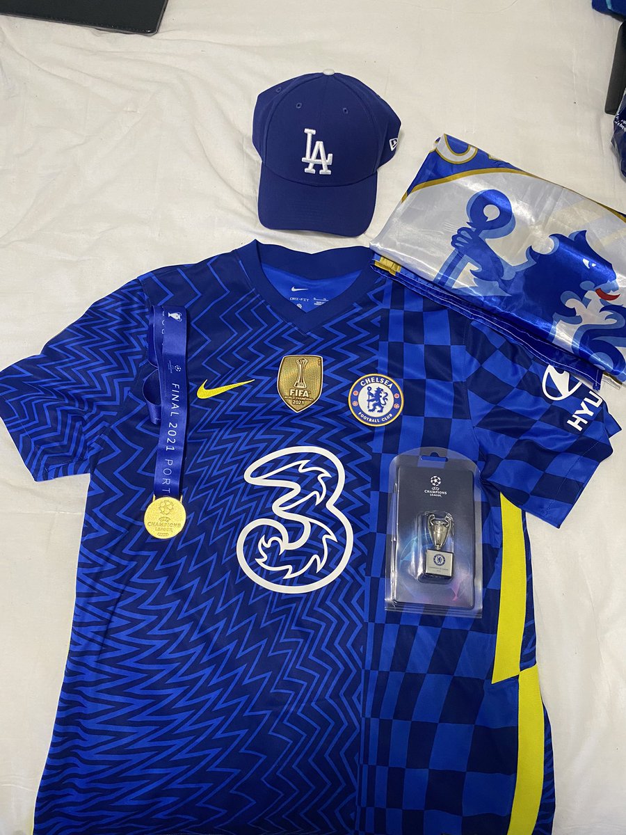 West_LB1908's tweet photo. Ready for tonight’s game in Orlando #cfcusa #usatour #LADodgers https://t.co/7AxxzqpElT