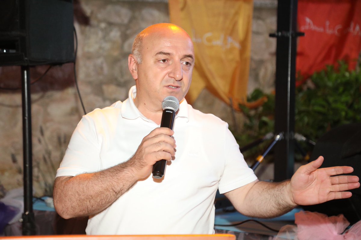 muzafferbiyik's tweet photo. İskoliye Sanat Akademimizle sanata ışık tutmaya devam ediyoruz.

2. İskoliye Sanat Geceleri Hoş Bir Sadâ  Konserini hemşerilerimizin katılımıyla gerçekleştirdik.

Birbirinden güzel Yeşilçam şarkılarını seslendirerek bizlere güzel bir akşam yaşatan ekibimize teşekkür ediyorum. https://t.co/04DgR6l6Md
