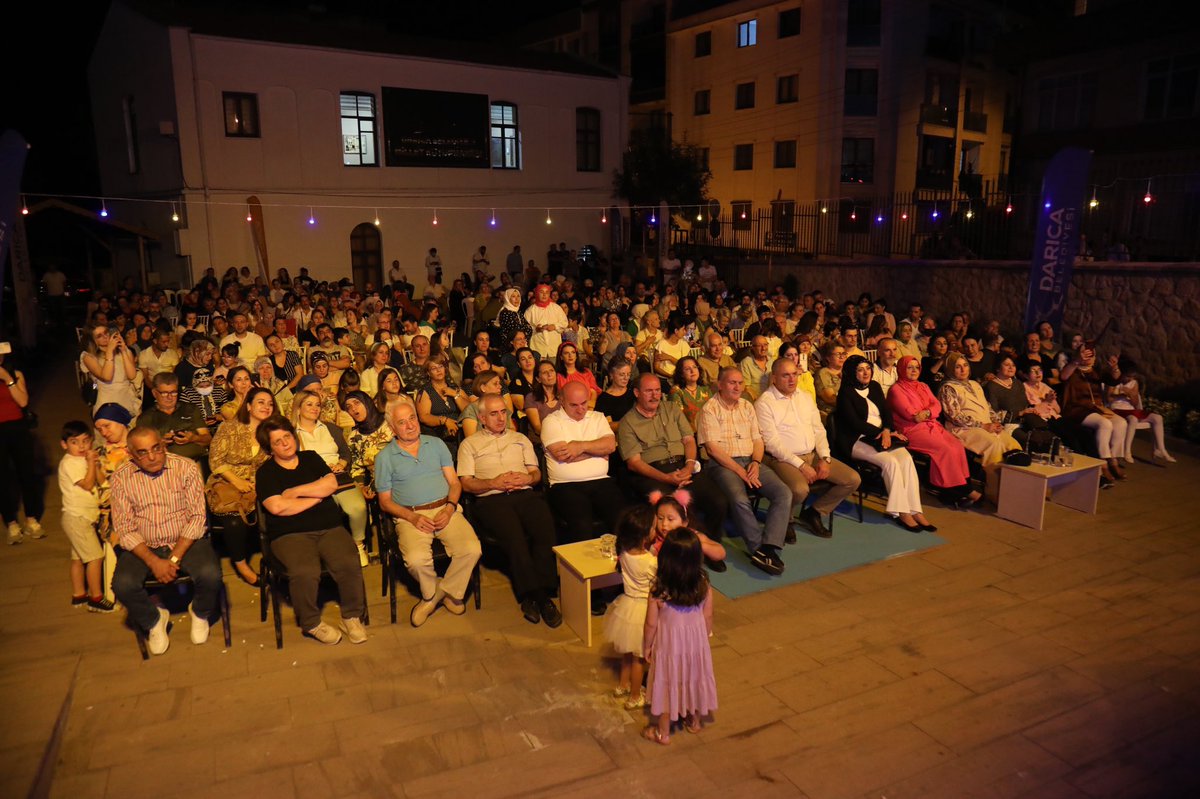 muzafferbiyik's tweet photo. İskoliye Sanat Akademimizle sanata ışık tutmaya devam ediyoruz.

2. İskoliye Sanat Geceleri Hoş Bir Sadâ  Konserini hemşerilerimizin katılımıyla gerçekleştirdik.

Birbirinden güzel Yeşilçam şarkılarını seslendirerek bizlere güzel bir akşam yaşatan ekibimize teşekkür ediyorum. https://t.co/04DgR6l6Md