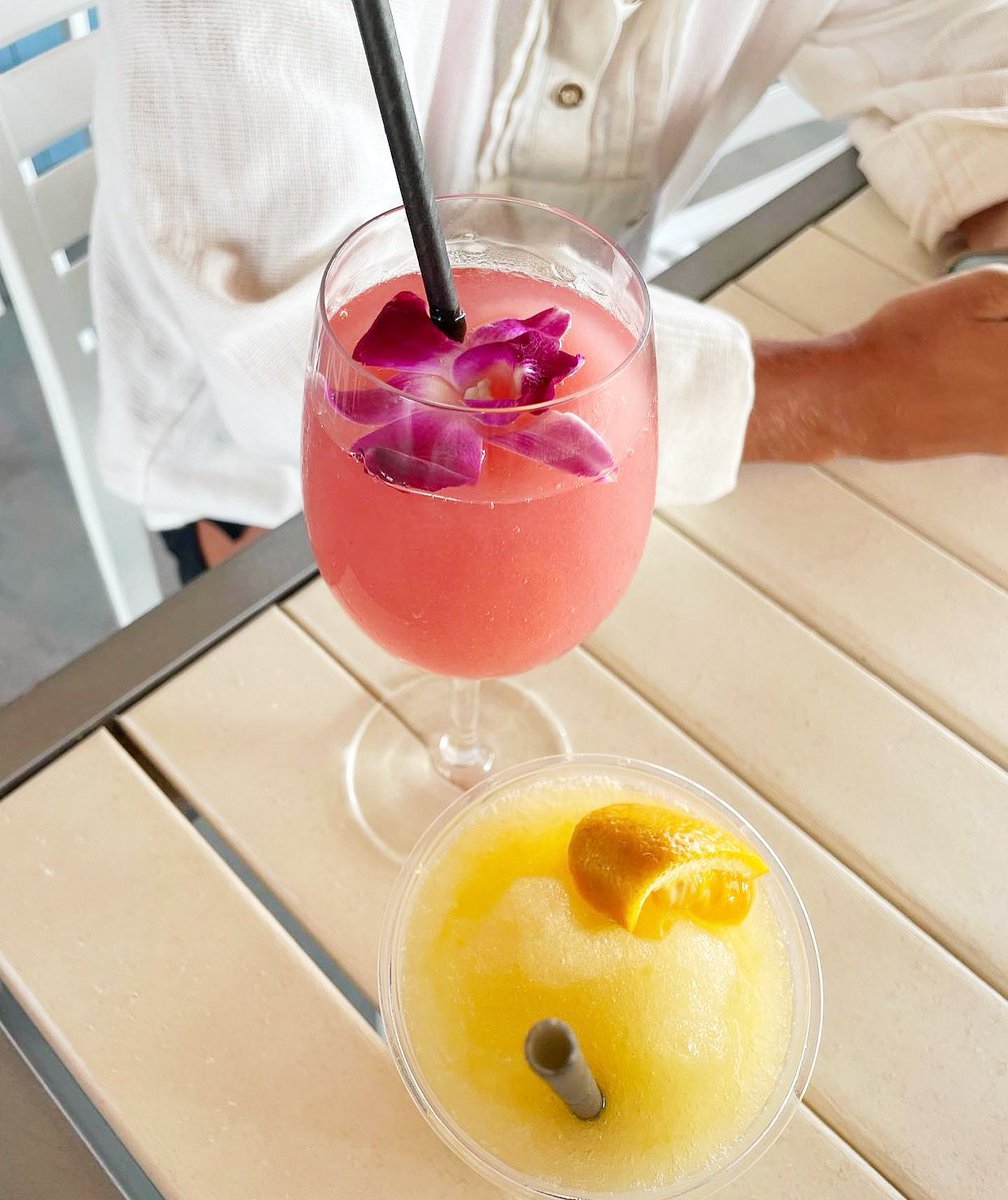 The rain has cleared out just in time for cocktail o’clock. 👌🍹 Cheers, @ah_eats_ !