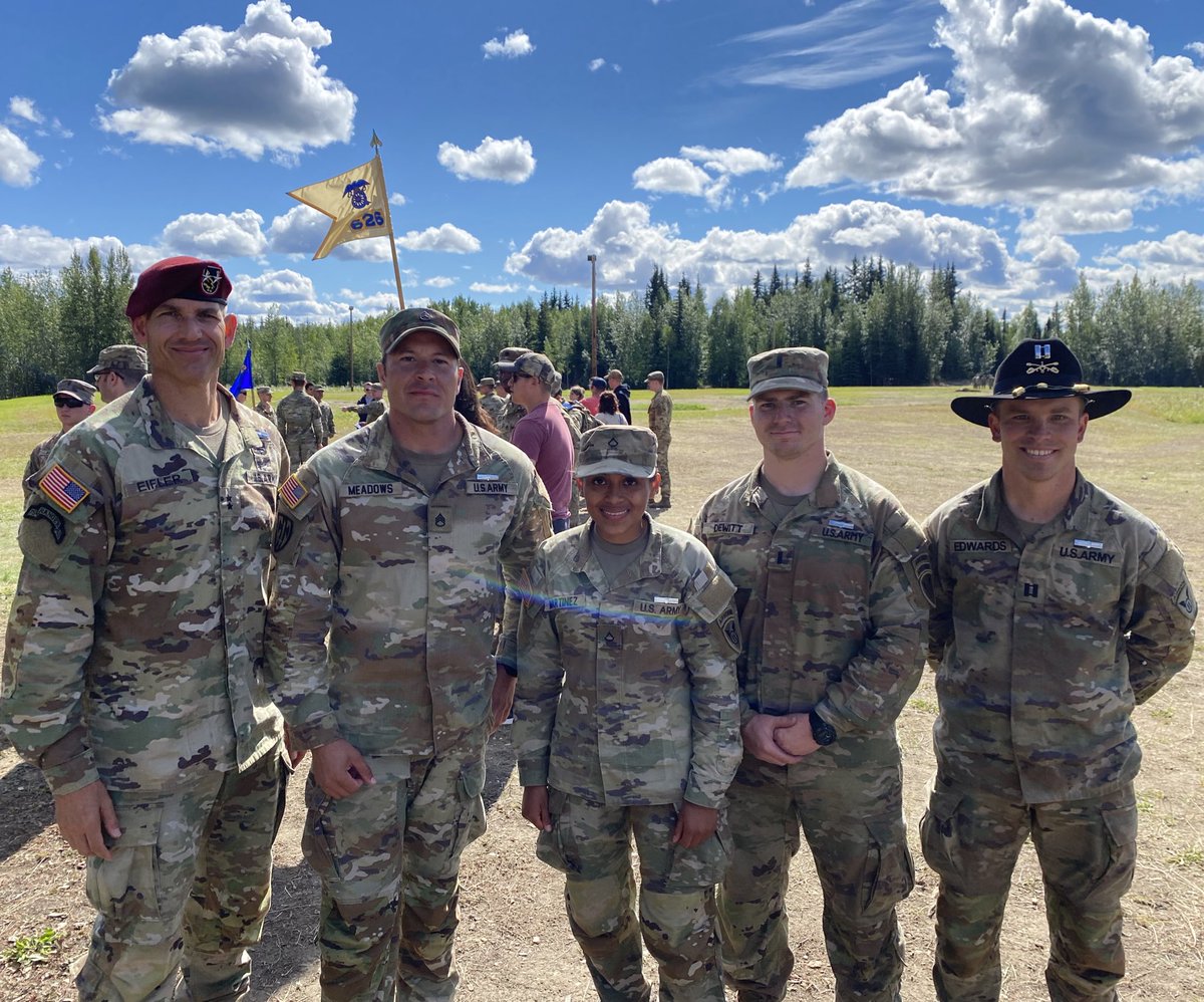 PFC Martinez, a 19D Scout, earns here Expert Soldier Badge 4 months out of Basic Tng! 
Along w/her Squad Leader SSG Meadows and LT Dewitt - Super proud to be on their team!
#WinningMatters
#ExpertOfYourCraft
#BeAllYouCanBe
#CohesiveTeams
@11thAirborneDiv 
@11thAbnCSM