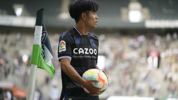 まじかっこよすぎ デビューを飾った久保建英の黒ユニ姿が反響 とても似合ってる サッカーダイジェストweb