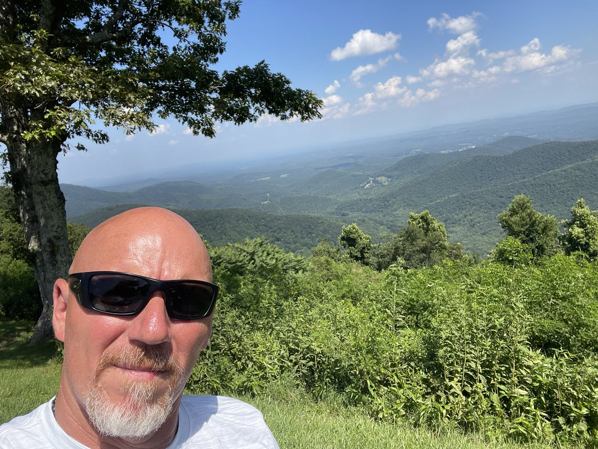 Coach_Bentley1's tweet photo. Blue Ridge Parkway is home! Been refreshing to be back where I grew up! Miss the mountains, the music, &amp; wildlife dearly! https://t.co/dM4MMc7YCr
