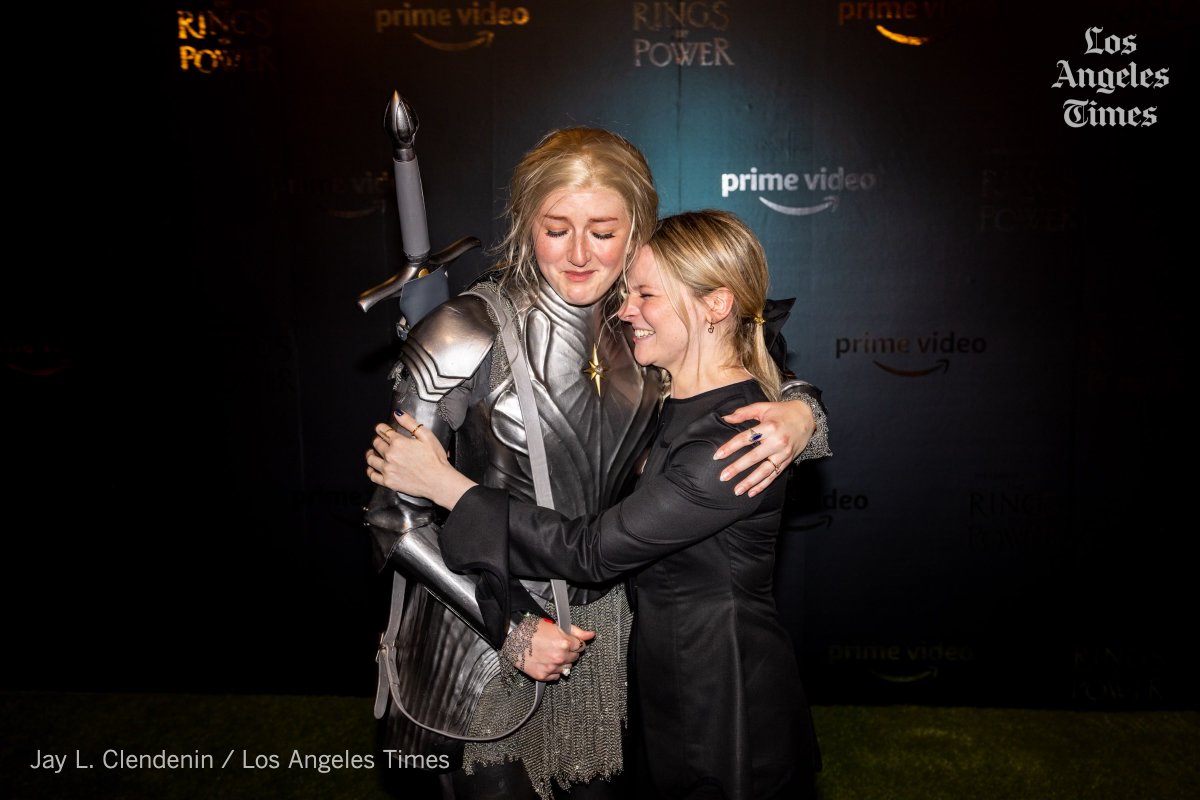 TheRingsofPower's tweet photo. Morfydd Clark and cosplayer @LDoesCosplay shared their love for Tolkien at last night’s @theoneringnet Middle-earth Meetup. Check out @latimes tomorrow for more BTS from #TheRingsOfPower at San Diego Comic-Con.

Photography by: @jaylclendenin https://t.co/E2njf6DIGE