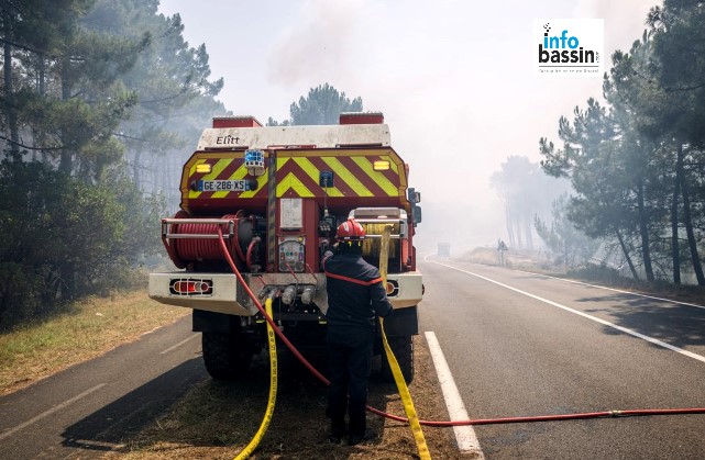 InfoBassin's tweet photo. L'incendie est fixé à La Teste. Mais le travail des pompiers est loin d'être terminé. On vous explique pourquoi... Voir ✍🔥🚒 https://t.co/LWDG1rG2Le
#feu #incendies #FeuxDeForêt #bassindarcachon #latestedebuch #cazaux #SDIS #pompiers #infobassin https://t.co/B5l4eYLBfA