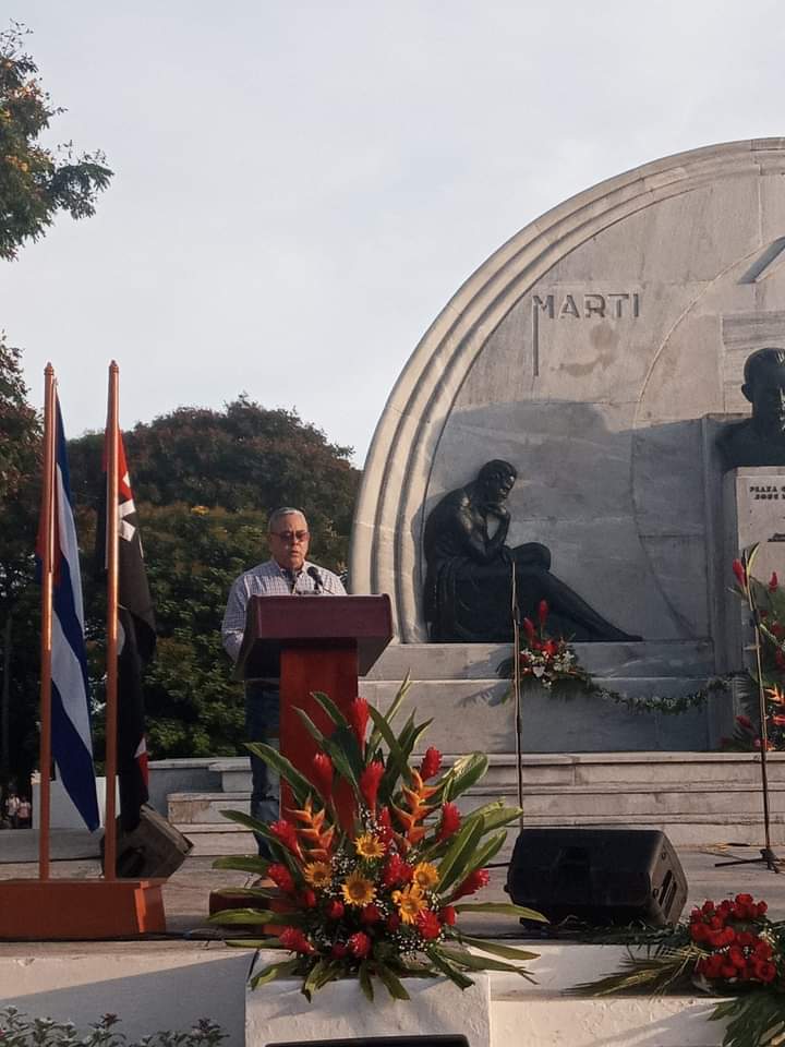 LeoMendez_91's tweet photo. #LaHabana #Cuba realiza su acto por el 69 Aniversario de los Asaltos a los Cuarteles Moncada y Carlos M. Céspedes, los capitalinos #SiempreEn26 #DefendemosCuba #SomosDelBarrio #CDRHabana #CDRCuba https://t.co/6GHn0AQtCU