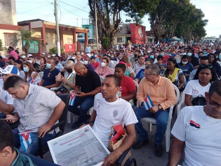 LeoMendez_91's tweet photo. #LaHabana #Cuba realiza su acto por el 69 Aniversario de los Asaltos a los Cuarteles Moncada y Carlos M. Céspedes, los capitalinos #SiempreEn26 #DefendemosCuba #SomosDelBarrio #CDRHabana #CDRCuba https://t.co/6GHn0AQtCU