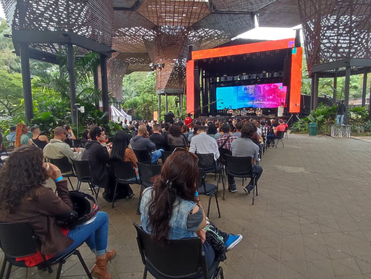 kienyke's tweet photo. #AEstaHora l #Gfacct ¿A qué suena hoy #Medellín?: identidades emergentes y nuevas musicalidades desde el perímetro ‘urbano` con Luisa Piñeros,
Samanta Duque, SOG, Henry Arteaga "JKE",
@Radiandoando @Sogproducer @Radiandoando #Gfacct2022 https://t.co/8hhXkIcAmN