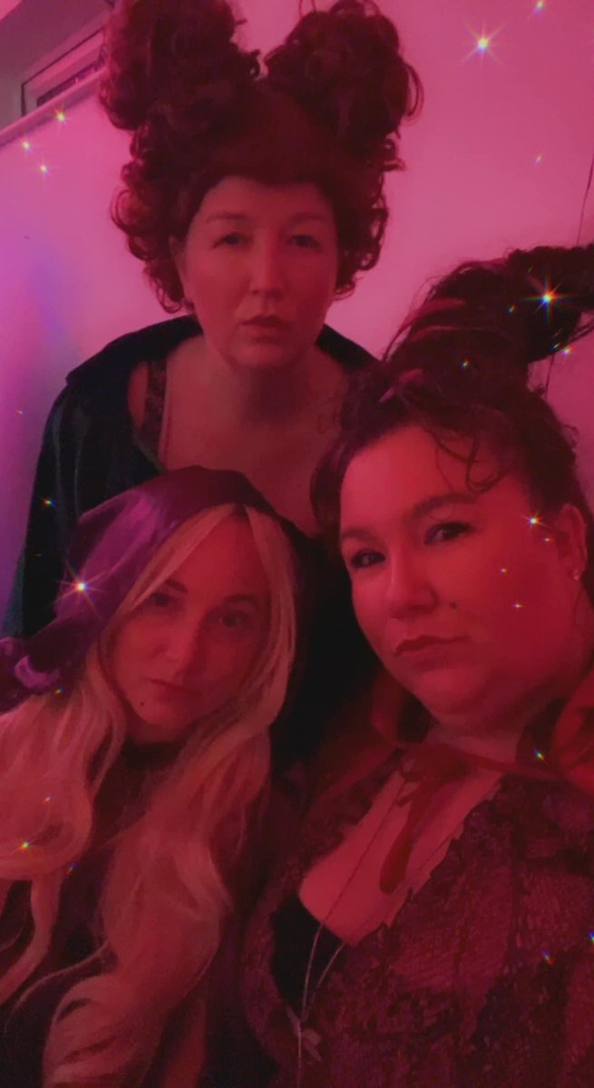 lolt85's tweet photo. @BetteMidler @kathynajimy  @SJP can we get a retweet sisters? 🧙‍♀️🥂 https://t.co/sjfbdeZGZQ