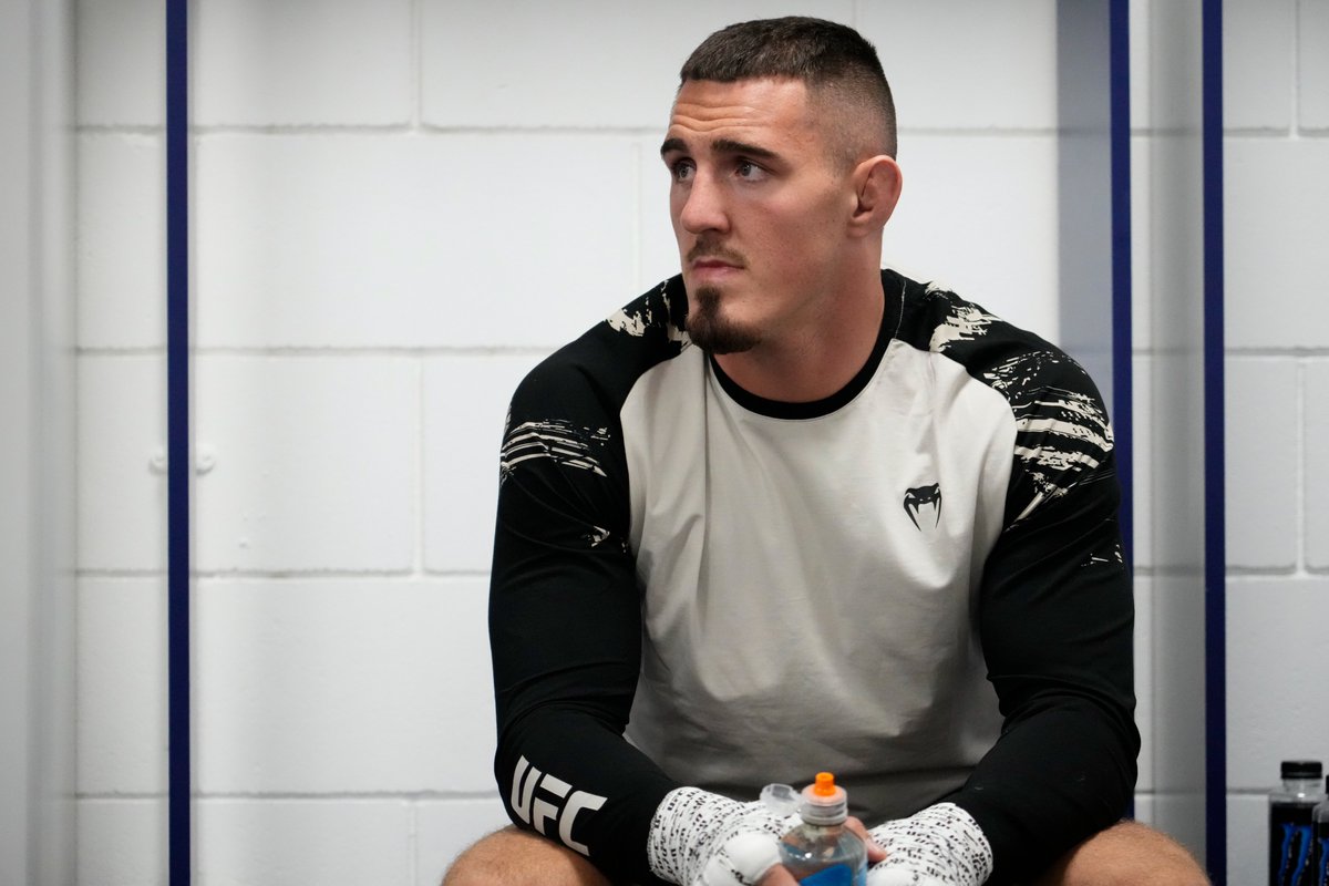ufcontnt's tweet photo. The comeback is always stronger than the setback 🙏

Get well soon Tom Aspinall - we're all with you ♥️

#UFCLondon https://t.co/tZG5H4649c
