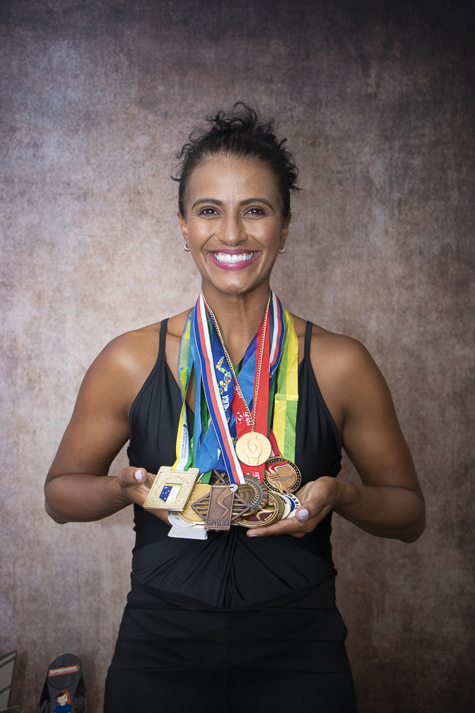 flassis1's tweet photo. Momento de recordar as medalhas que conquistei enquanto jogava vôlei. 🥇

Deixei aqui embaixo registrado 2 que foram mais especiais pra mim: 👇🏾

Campeã Brasileira de Seleções, 97

Campeã da liga Tcheca de Voleibol, 2013

Gostaram? 🤩🧡

#TeamFlavia 
#medalhas
#volei
#campeonato https://t.co/mj76tUb2QQ